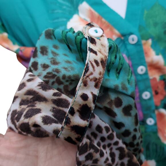 Soft Surroundings Teal Blue Green Printed Floral Top Roll Tab Sleeves Sz 1X - Picture 6 of 12